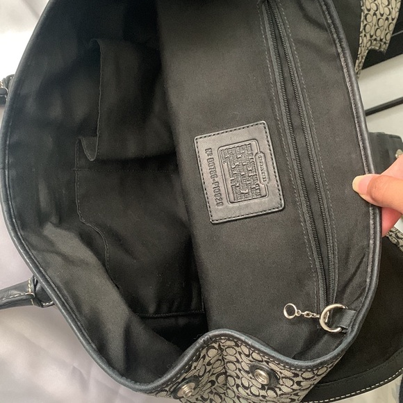 Coach Signature C Canvas Leather Handbag Black Gray Flap Buckle Double Handle 🖤 - Picture 5 of 8